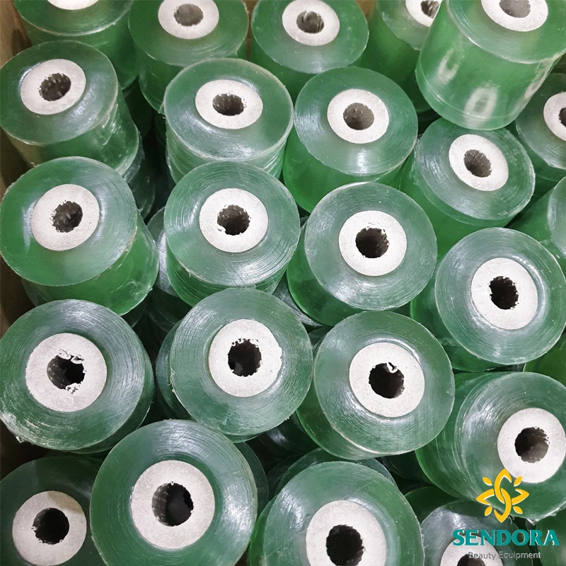 Băng keo ủ tê môi, mày - xanh 2 Nilon ủ tê Phủ lên vùng da vừa được bôi kem tê để ủ kem, giữ kem tê không bị tiếp xúc với không khí, kem tê không bị bay mất