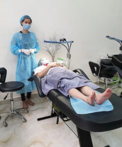 Áo khoác y tế dùng trong phun xăm thẩm mỹ