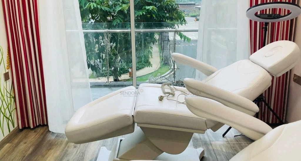 giường tiêm filler điện cao cấp