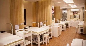 Kệ đẩy đựng dụng cụ spa gỗ cao cấp tphcm, giao hàng tận nơi toàn quốc, giá rẻ nhất thị trường
