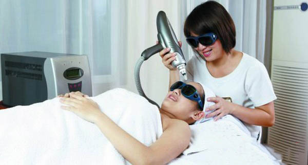 máy laser xóa xăm chân mày hiệu quả liên hệ 0975 726 172