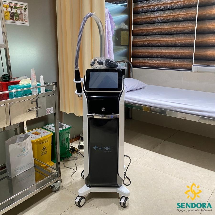 Bảng giá 7 loại máy xóa xăm tốt nhất hiện nay 32 Bàn Giao Máy Laser Xóa Xăm HMTR-2150 Tại BVĐK Huỳnh Trung Dũng - An Giang