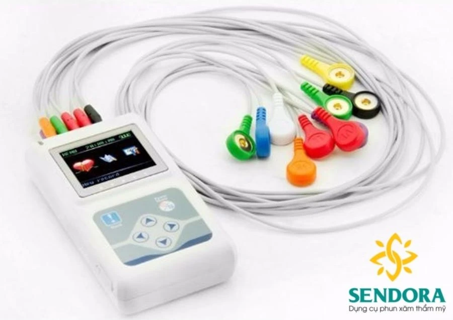 Máy holter điện tim Contec TLC5000 2 Máy holter điện tim (máy ghi) có thể lưu trữ dữ liệu điện tâm đồ theo thời gian thực trong 24 giờ.