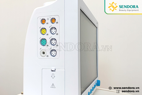 Máy monitor theo dõi bệnh nhân có thể đo các thông số như ECG, NIBP, SpO2, nhiệt độ