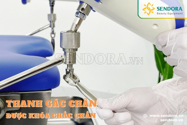 Thanh gác chân được khóa chắc chắn đảm bảo an toàn cho sản phụ