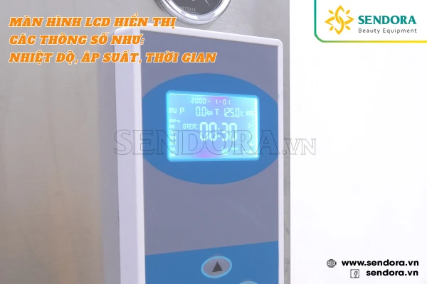 Màn hình LCD hiển thị các thông số như nhiệt độ, áp suất, thời gian
