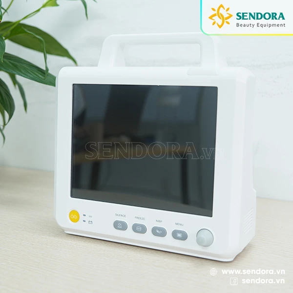 Máy monitor Yonker M8 trang bị màn hình màu TFT 8 inch