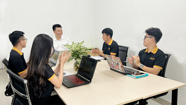 CEO Lương Thế Biển hiện đang là Founder của Sendora - Đơn vị cung cấp thiết bị thẩm mỹ, phun xăm, y tế, phòng mổ