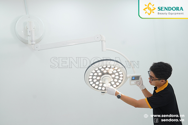 Đèn phòng mổ treo tường Full LED bóng đơn LED500