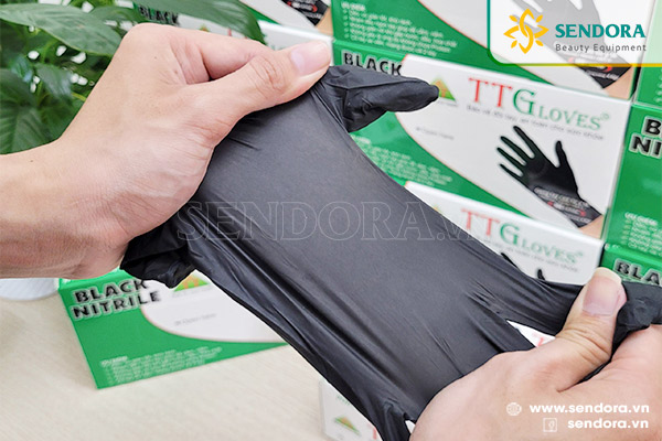 Găng tay y tế Nitrile TTGloves có độ co giãn tốt