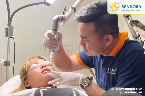 Máy laser trục khuỷu PicoSecond có có thể điều trị các vấn đề về da