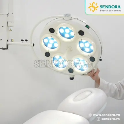 Đèn mổ phẫu thuật treo tường Led 30 bóng dùng cho bệnh viện, phòng khám, thú y