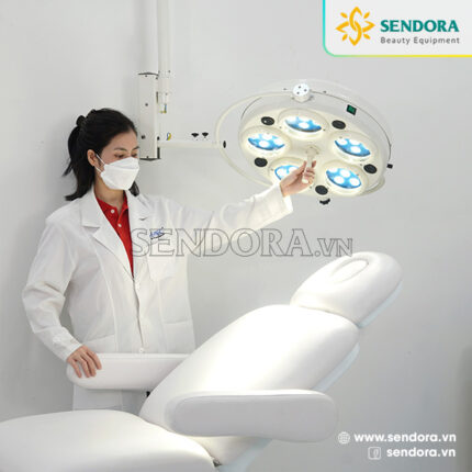 Đèn mổ phẫu thuật treo tường Led 30 bóng dùng cho bệnh viện, phòng khám, thú y
