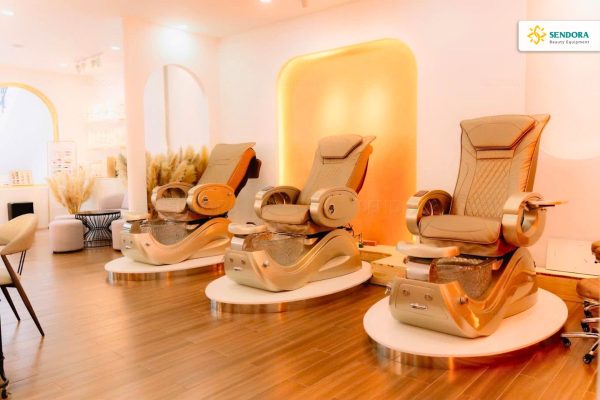 Bàn Giao Ghế Nail Massage Pedicure Màu Light Gold tại NIN Nail Beauty, Nha Trang