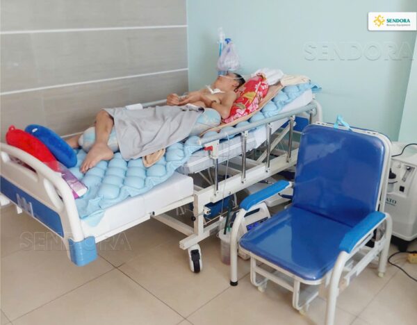 Top 10 mẫu giường y tế đa năng cho người bệnh và người già