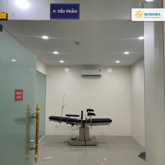 Giường phẫu thuật/ bàn mổ chỉnh điện đa năng