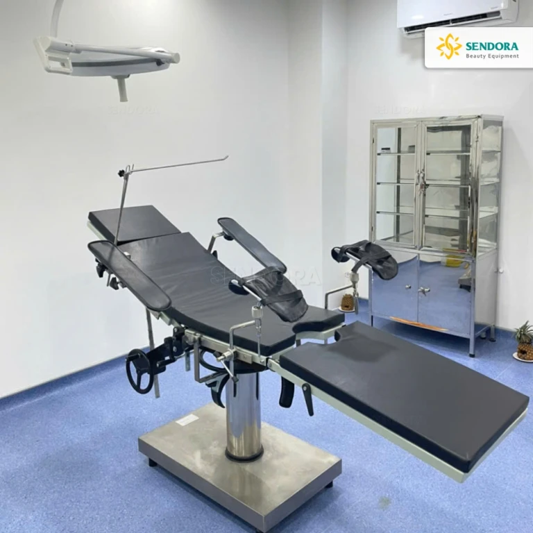 Giường phẫu cơ và đèn mổ treo trần LED500