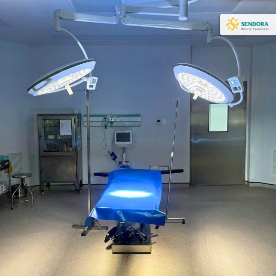 Bàn Giao Đèn Phẫu Thuật Treo Trần hai nhánh LED700/700
