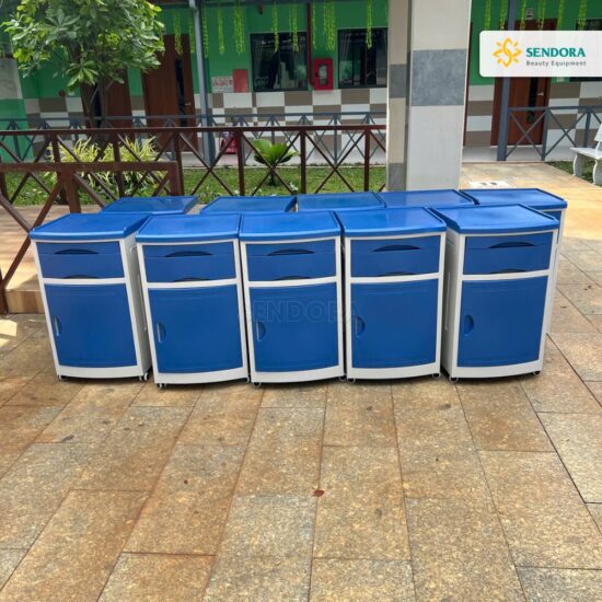Bàn giao 10 tủ đầu giường y tế tại HCM