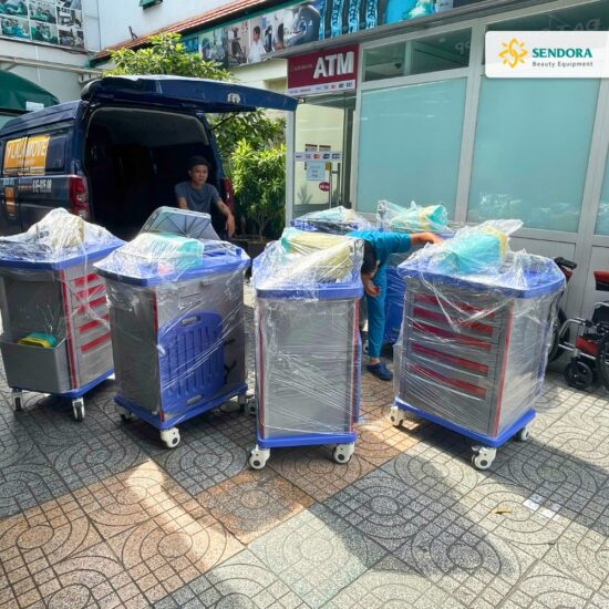 Bàn giao xe 7 đẩy tiêm thuốc di động trong bệnh viện và phòng khám