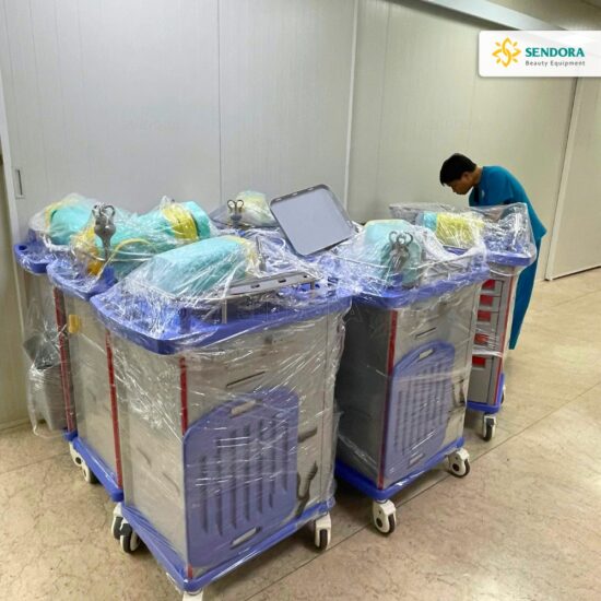 Bàn giao xe 7 đẩy tiêm thuốc di động trong bệnh viện và phòng khám